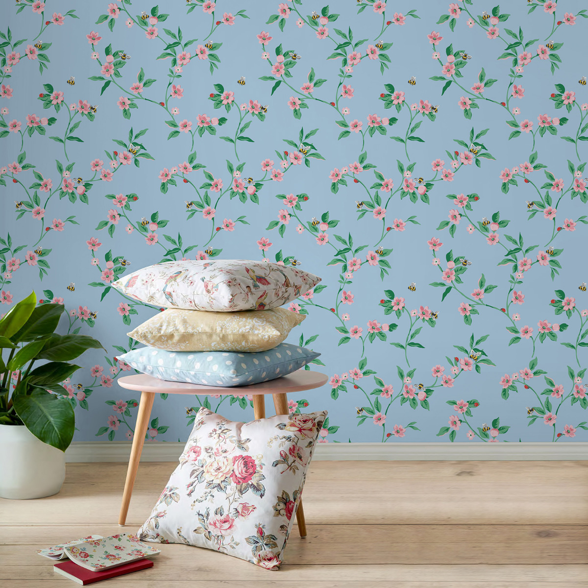 Cath Kidston Flower Wallpaper Blue / Pink 182513