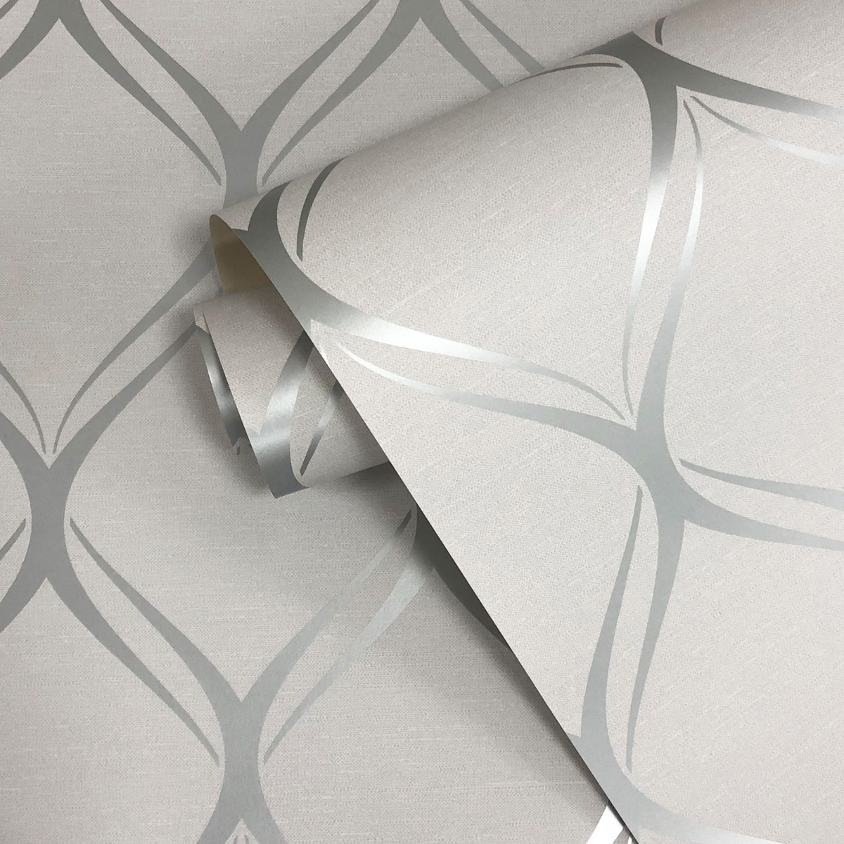 Clifton Wave Geometric Wallpaper Grey / Silver WOW41961